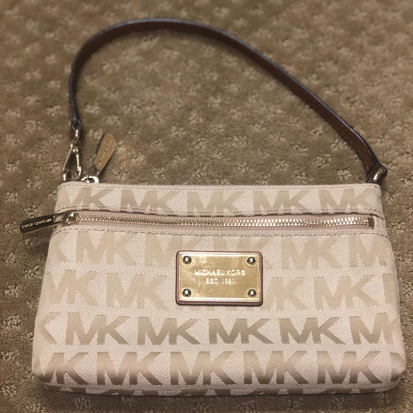 Michael Kors Handbags - Michael Kors over shoulder wristlet